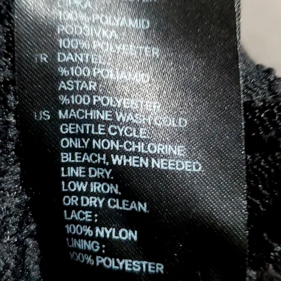 Divided Black Lace Blouse - Picture 7 of 9